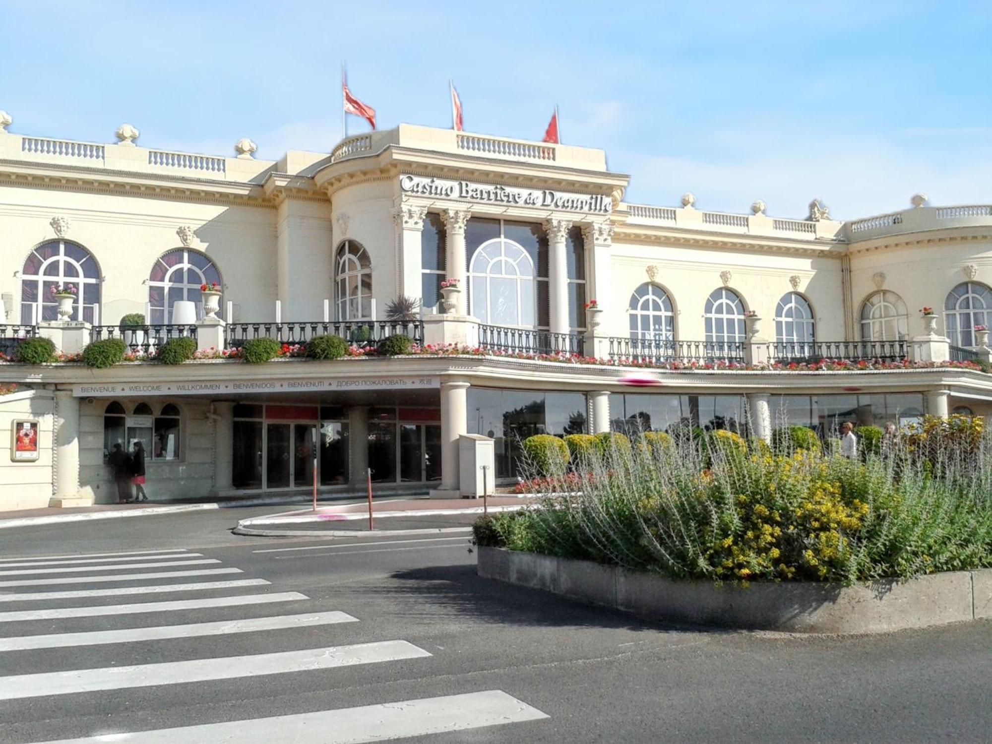 Appartement Charmant A Villers Sur Mer 30 M² Avec Terrasse Luaran gambar