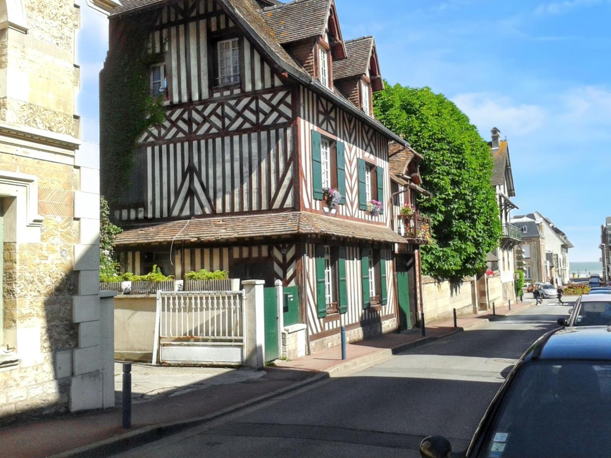 Appartement Charmant A Villers Sur Mer 30 M² Avec Terrasse Luaran gambar