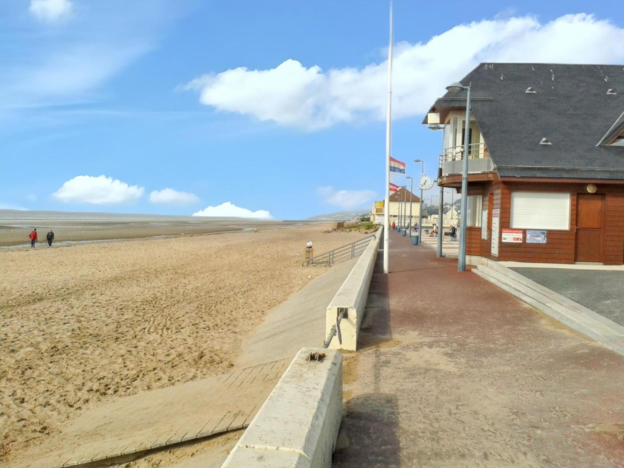 Appartement Charmant A Villers Sur Mer 30 M² Avec Terrasse Luaran gambar